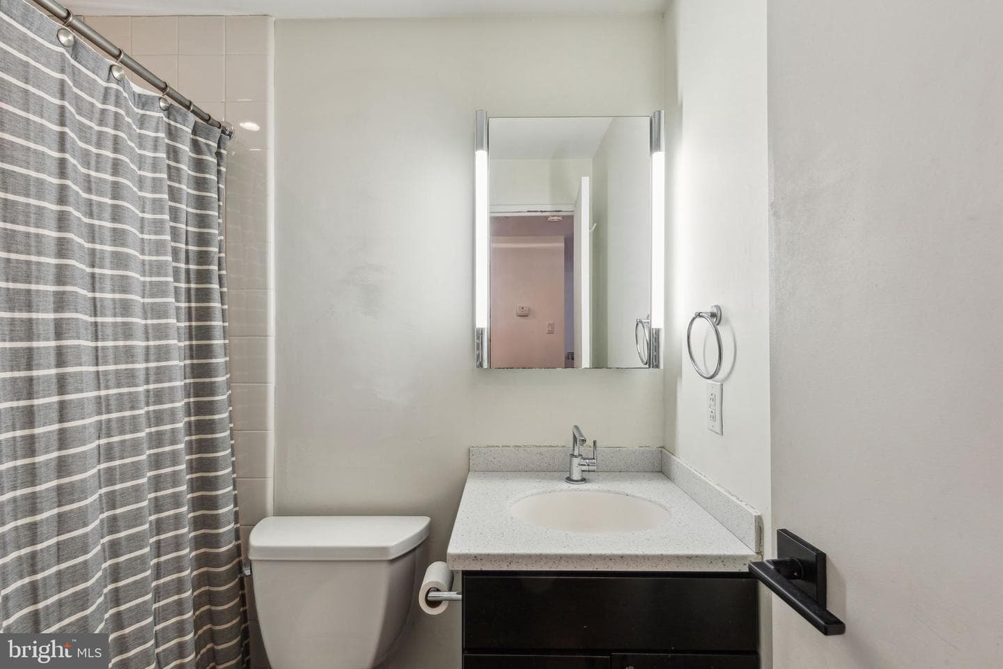 219 S 18th St # 1422 photo 15