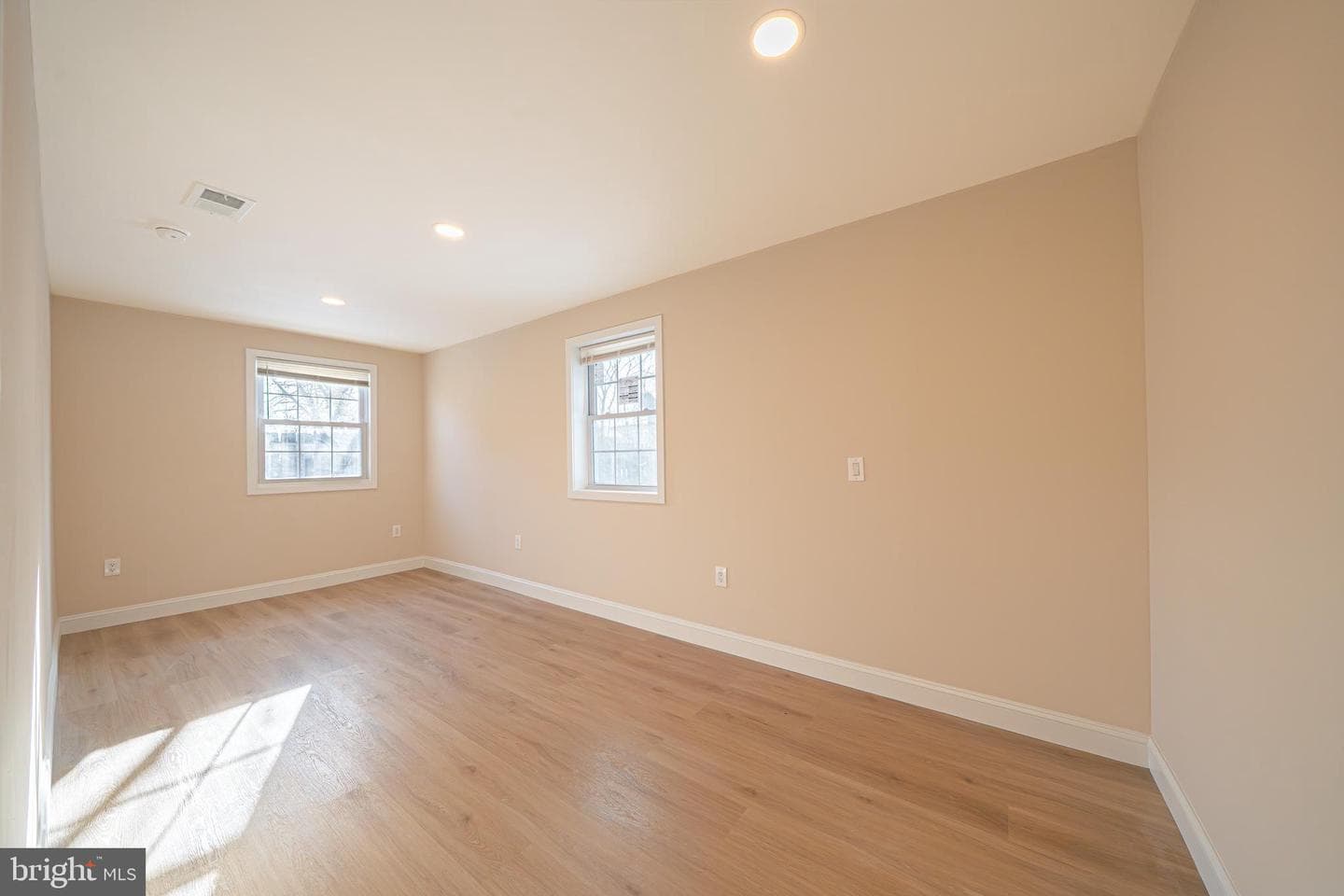 9328 Academy Road photo 20