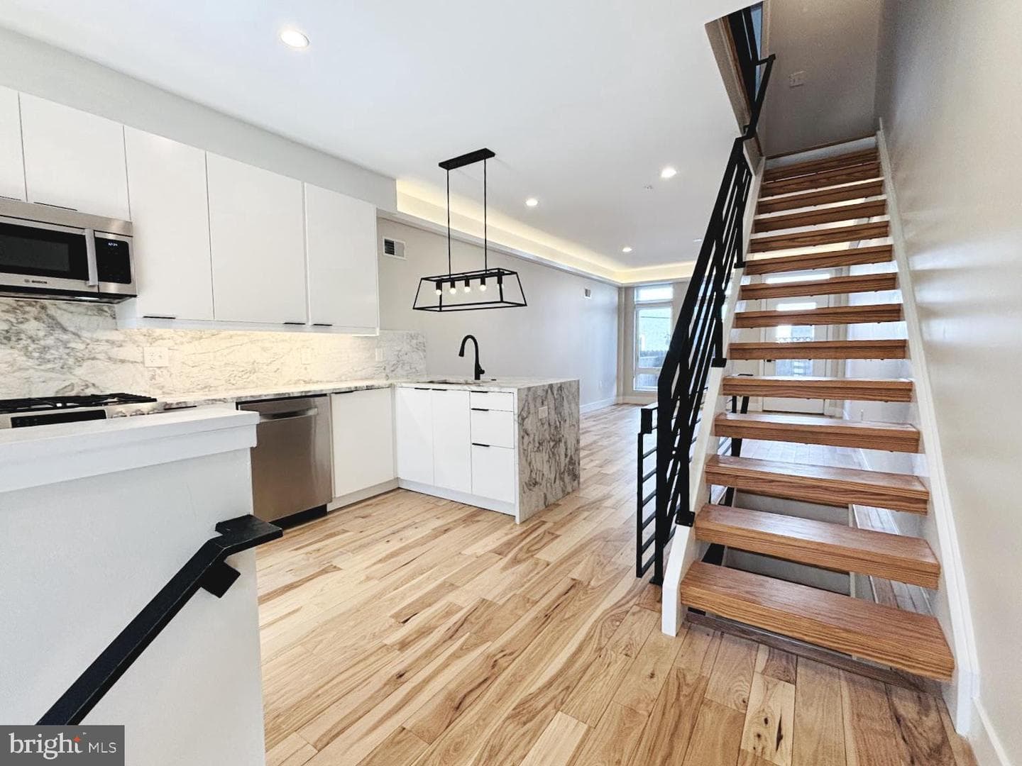 2023 Kimball Street photo 2