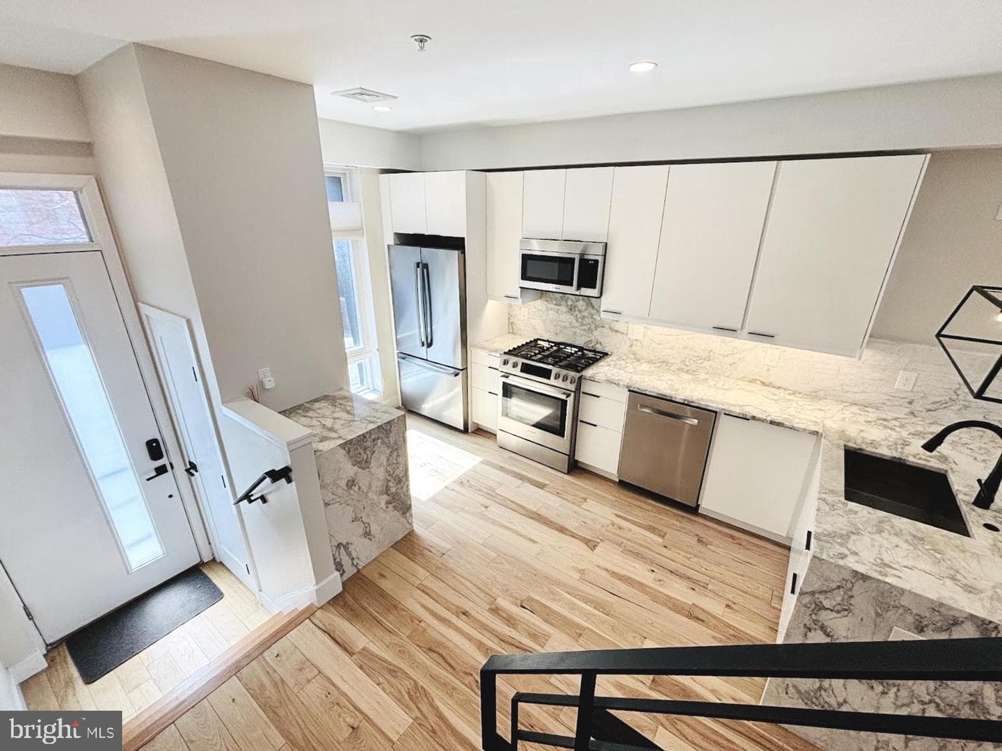 2023 Kimball Street photo 3