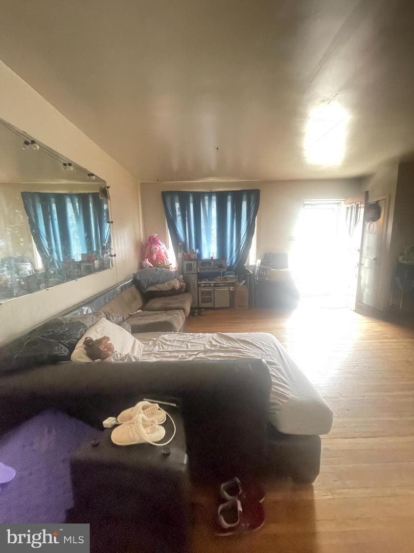 890 Carver Street photo 4