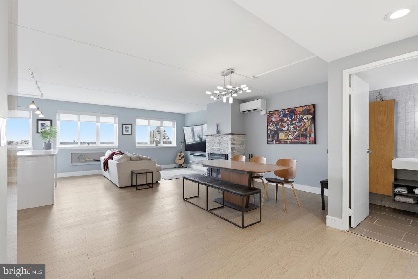 200 Lombard Street #717 photo 9