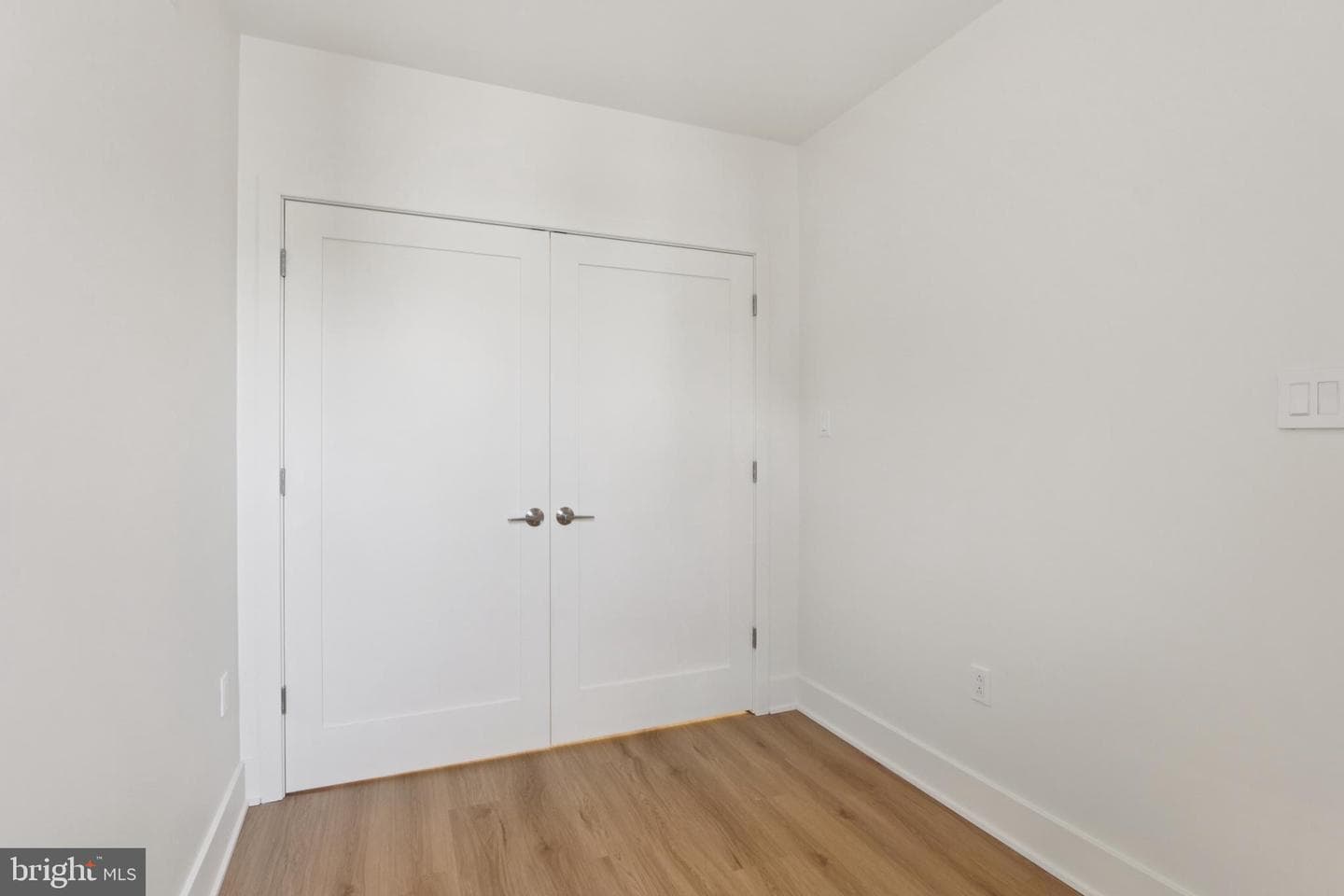 2441 S Clarion Street photo 40