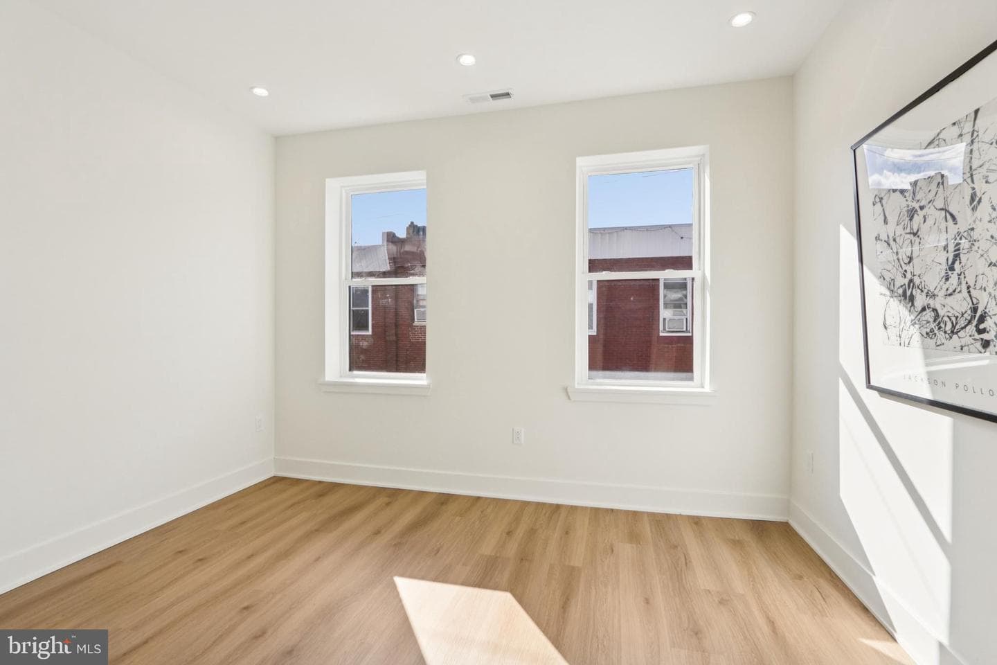 2441 S Clarion Street photo 44