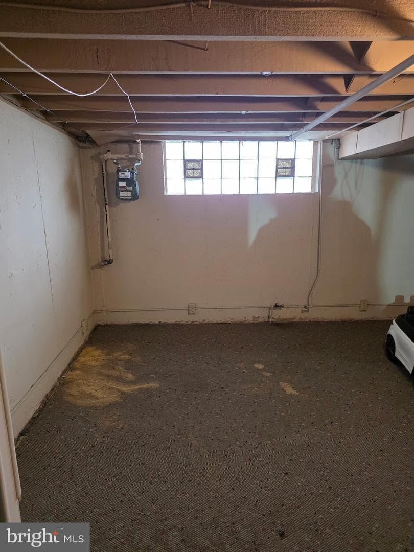 6247 Marsden Street photo 4