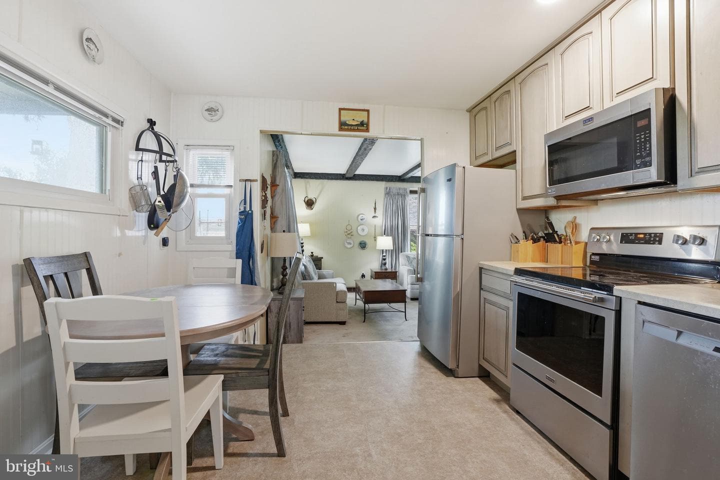 504 Overhill Avenue photo 9