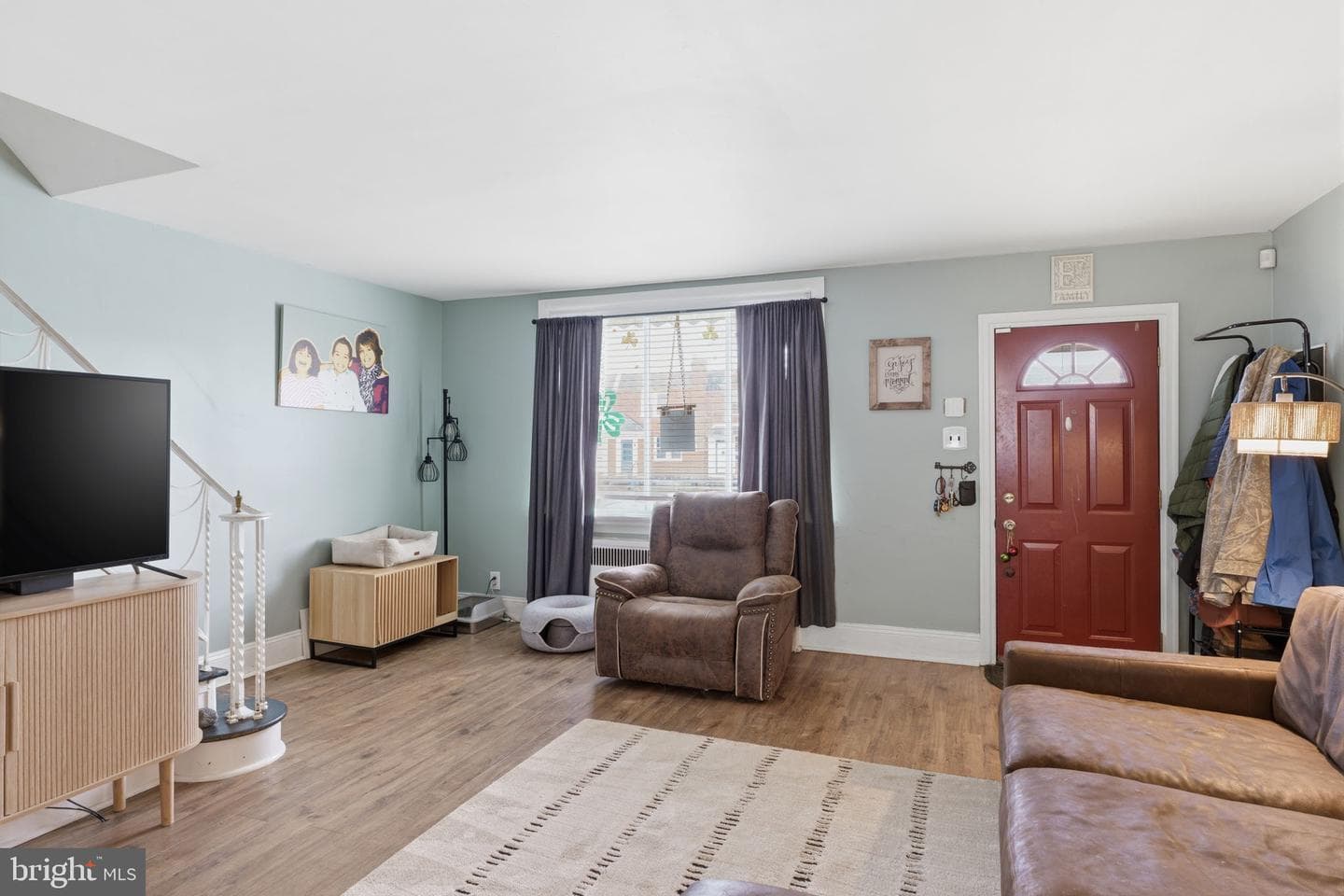 2905 Knorr Street photo 4