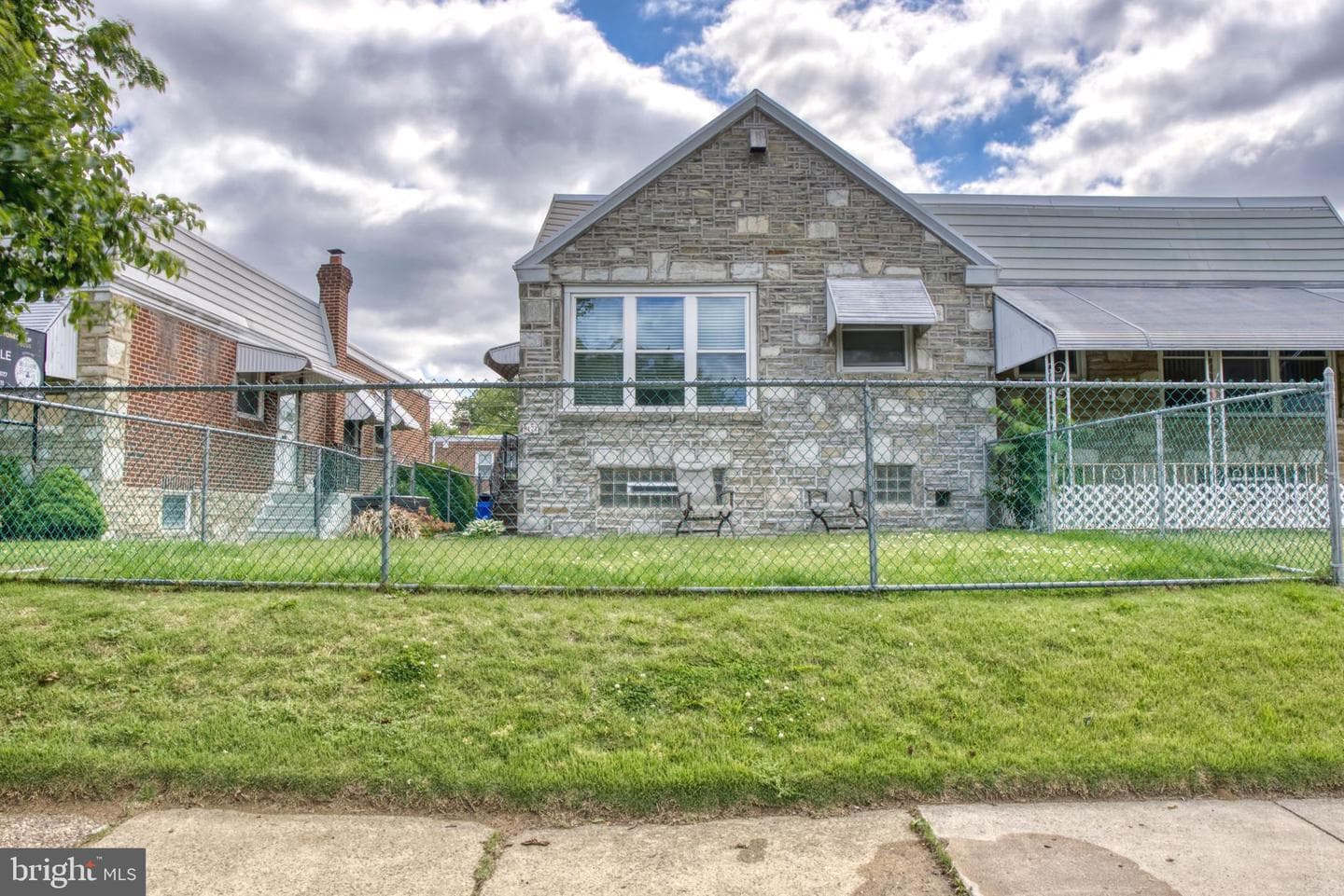 8171 Lister Street photo 4