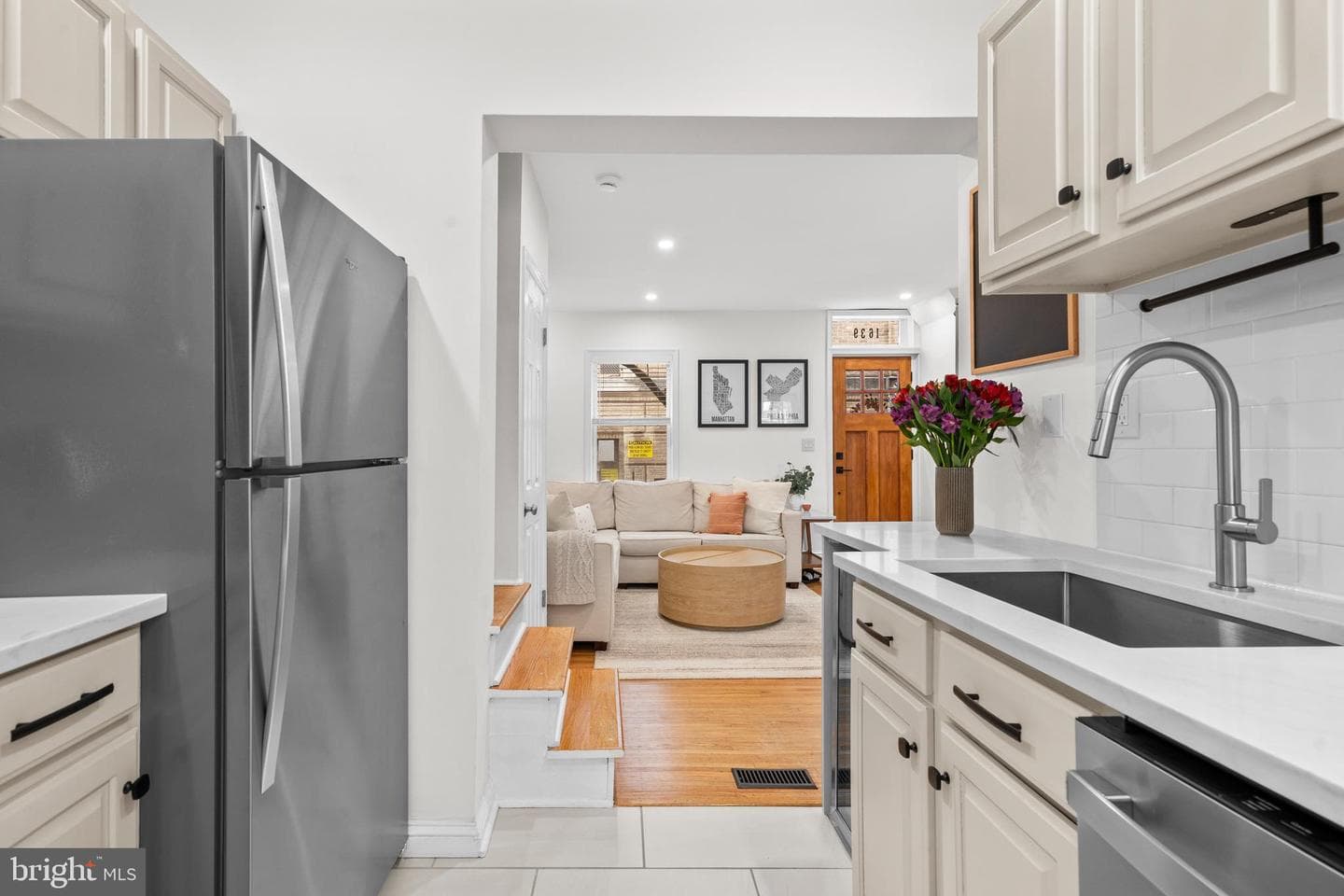 1639 Addison Street photo 4