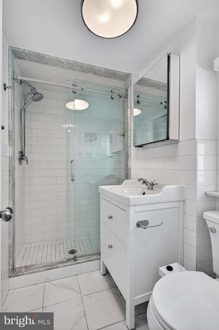 1639 Addison Street photo 8