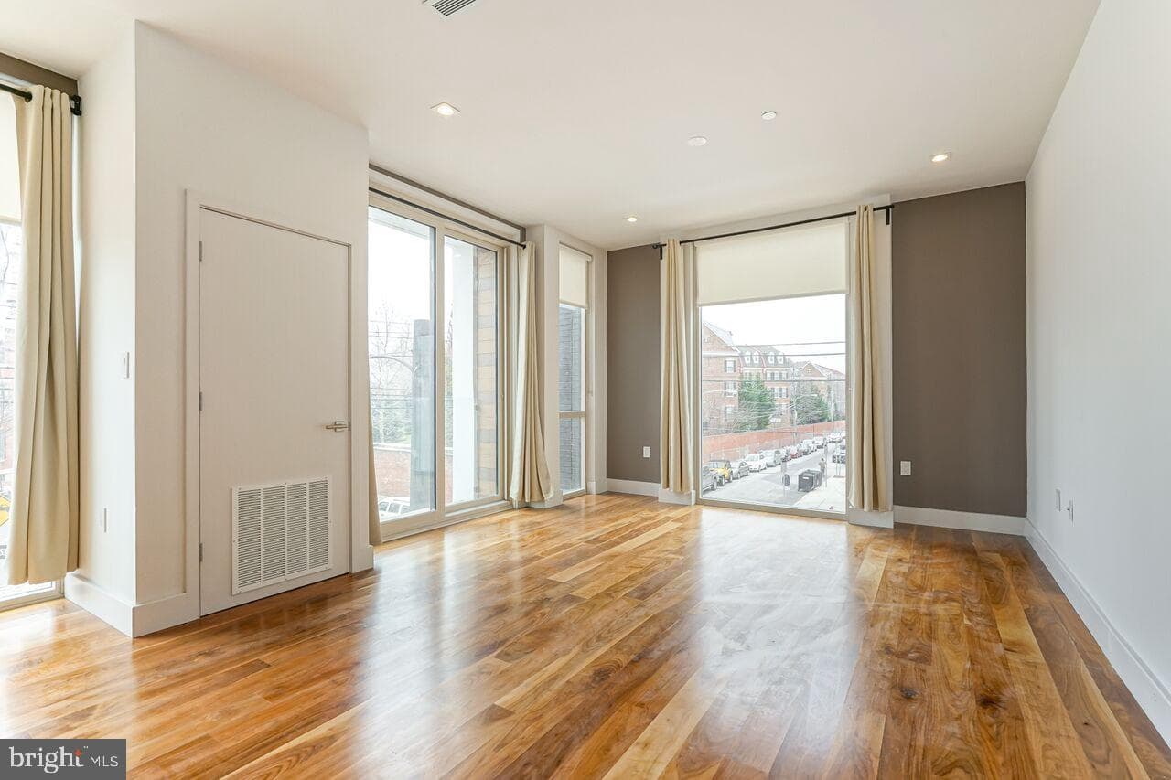 621 S 24th Street #206 photo 9