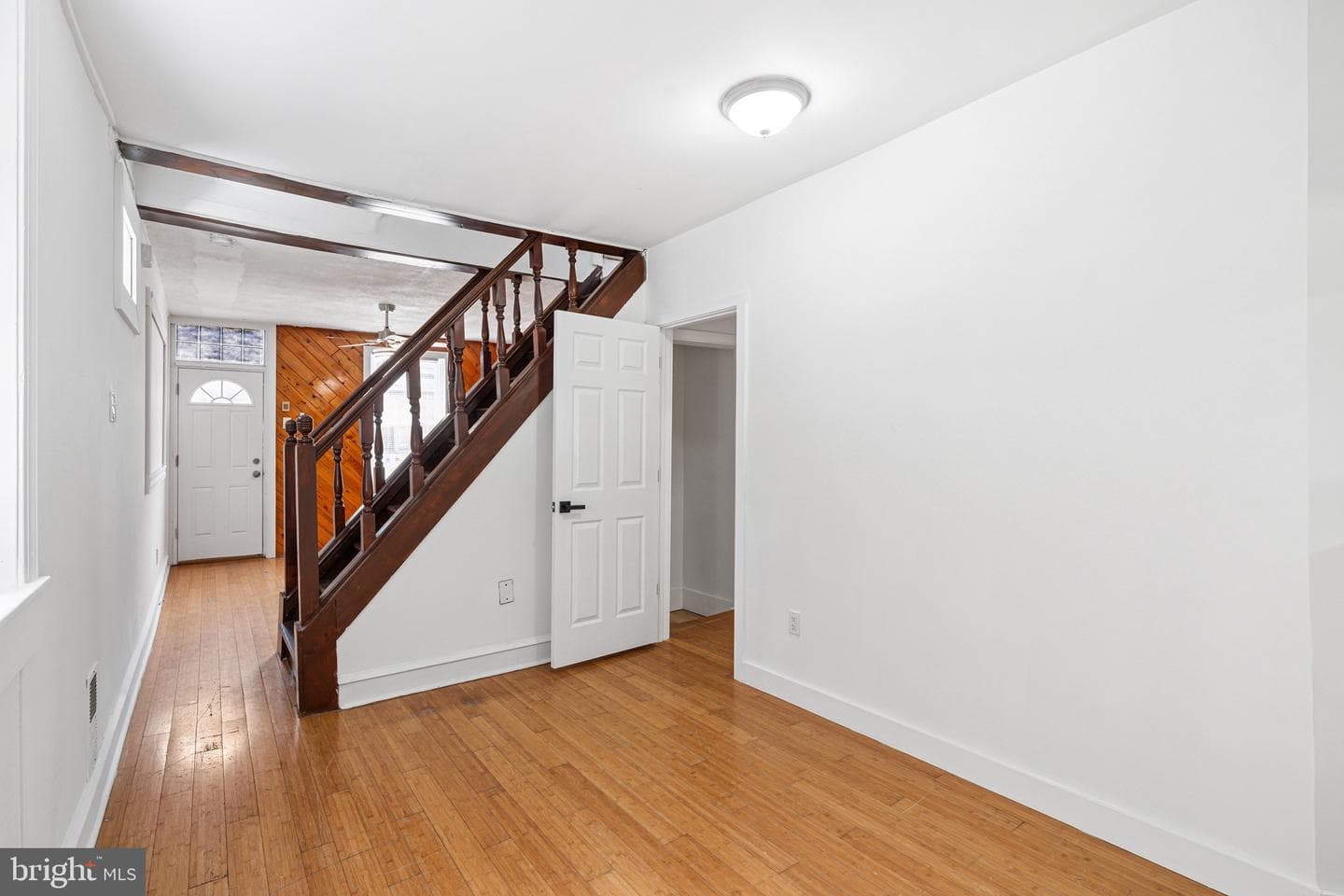 1915 E Atlantic Street photo 3