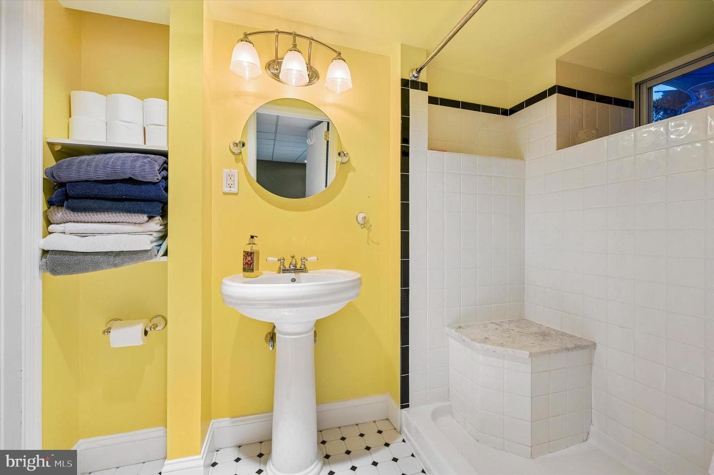 526 Arthur Street photo 16