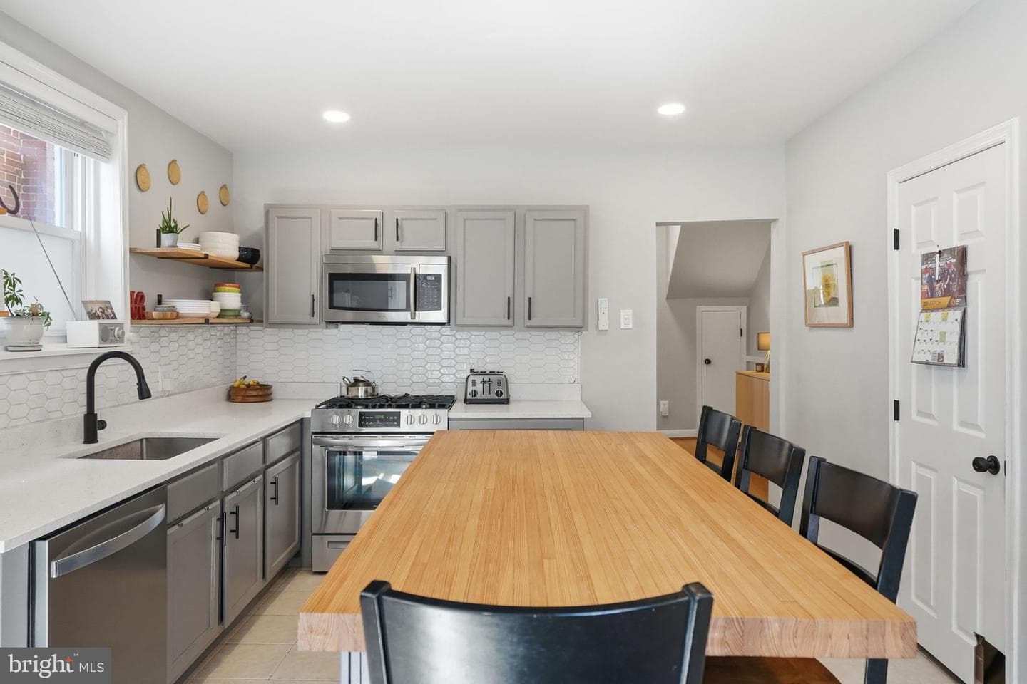 244 E Sydney Street photo 12