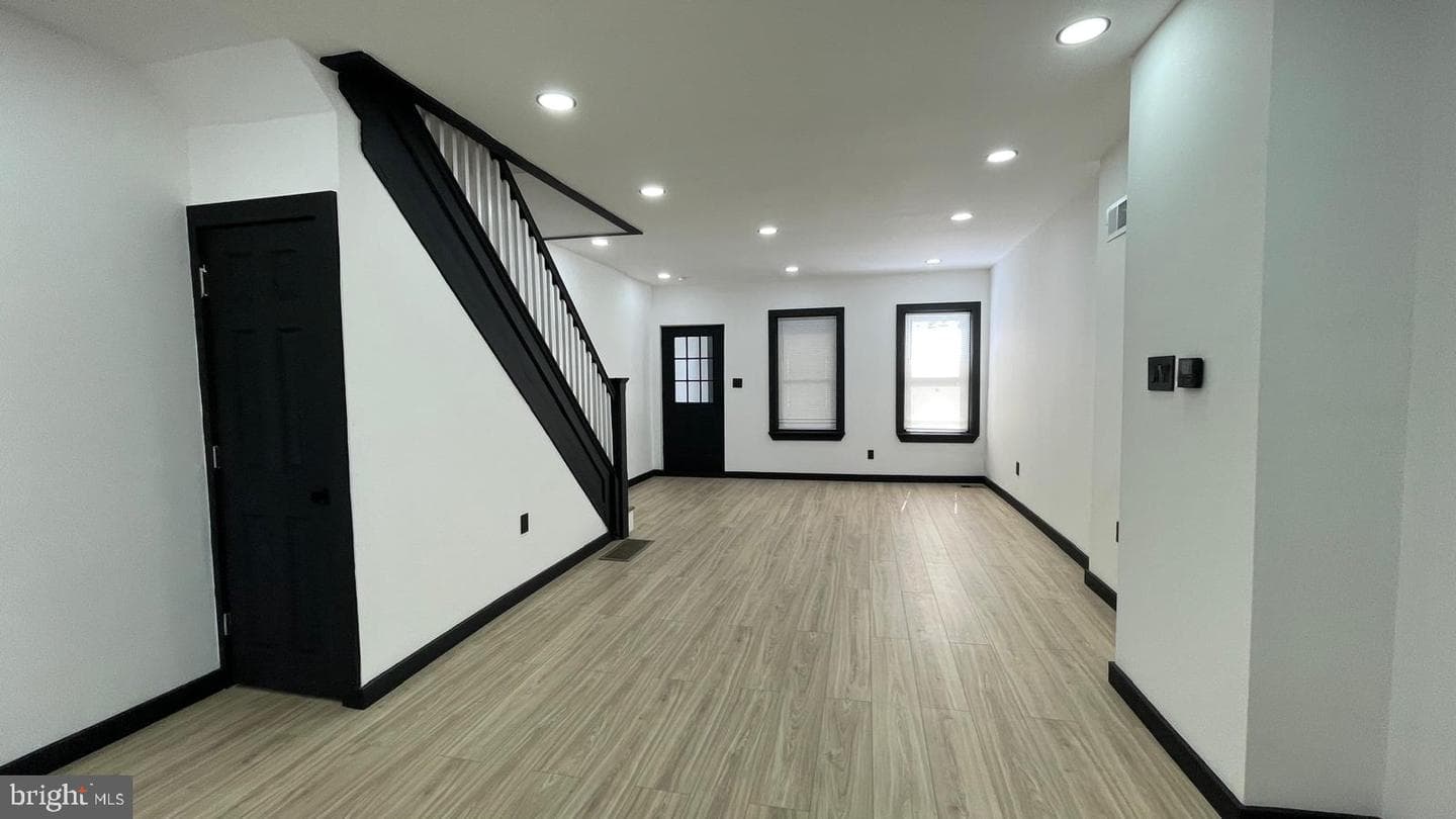 827 W Fisher Avenue photo 22