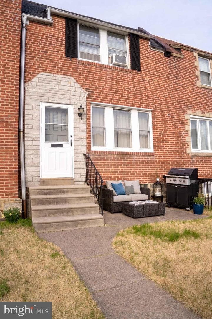 203 E Howell Street