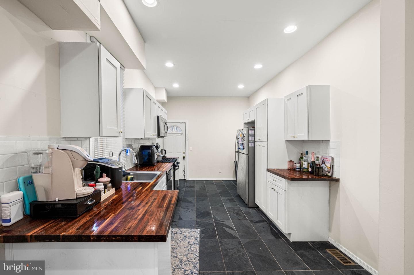1627 W Thompson Street photo 8