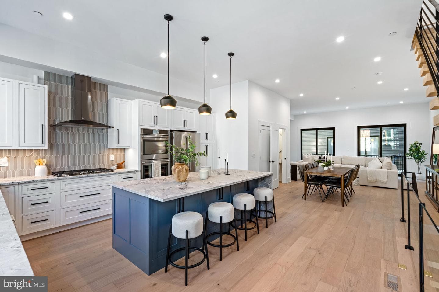 249 Philip Way photo 14