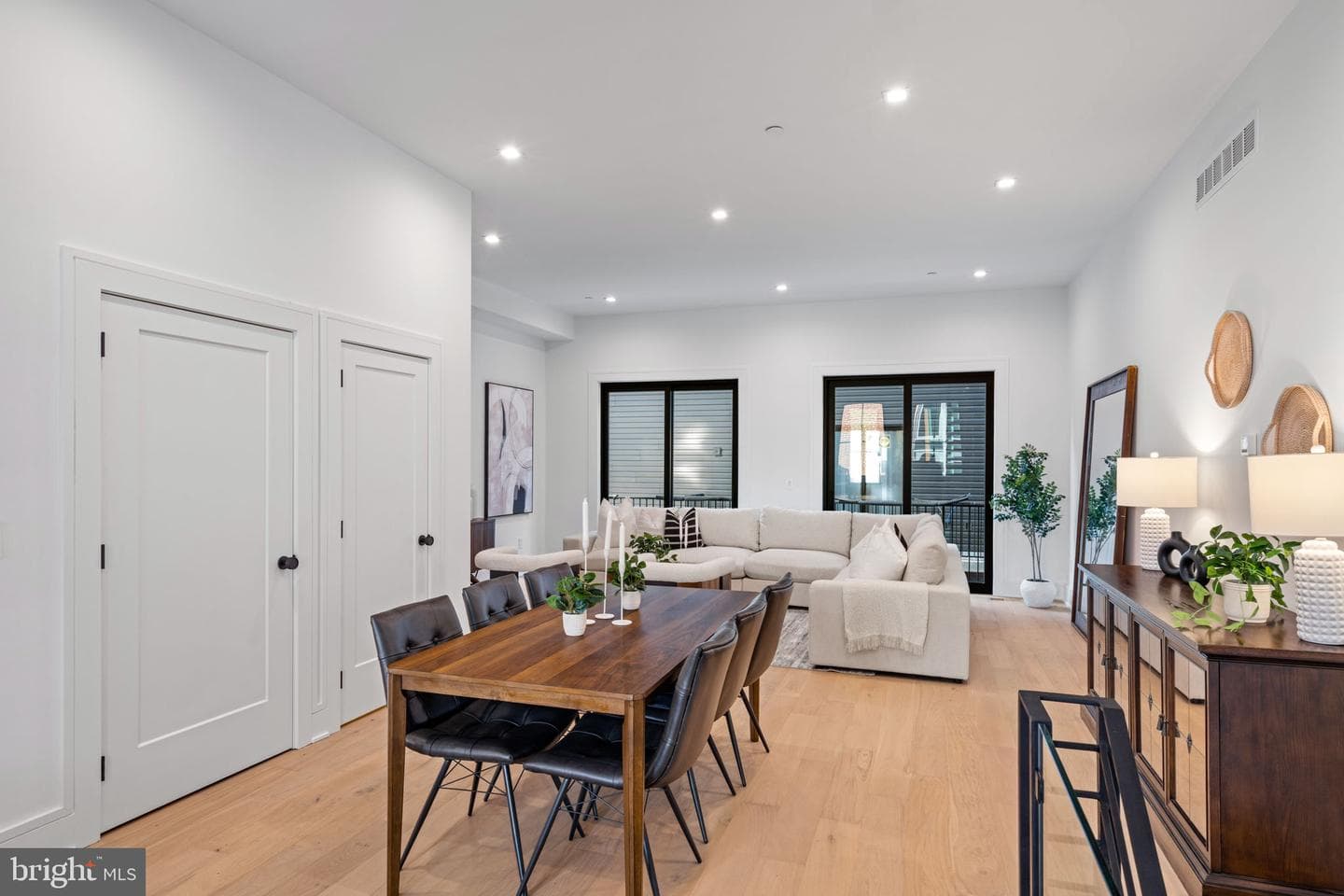 249 Philip Way photo 16
