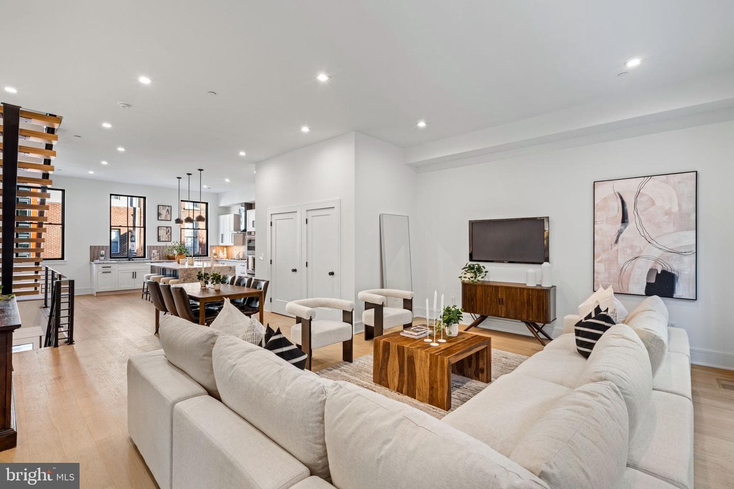249 Philip Way photo 17
