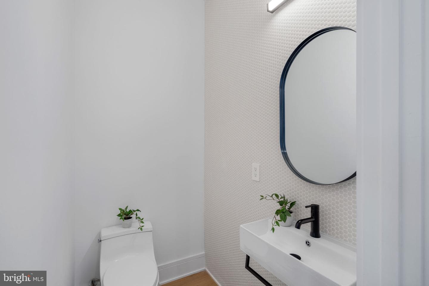 249 Philip Way photo 21