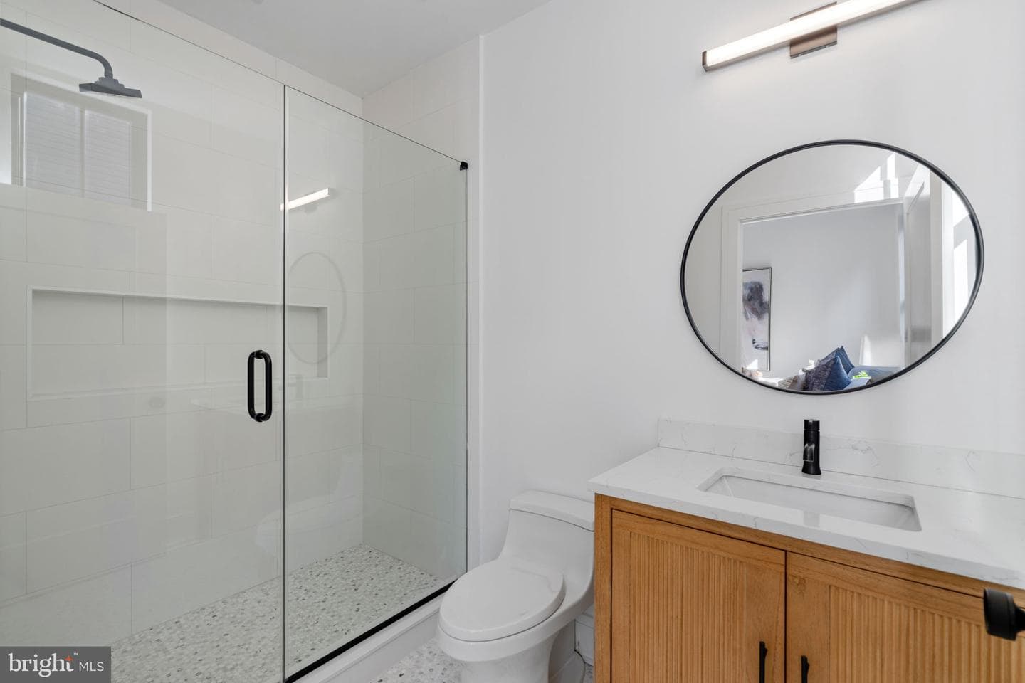 249 Philip Way photo 31