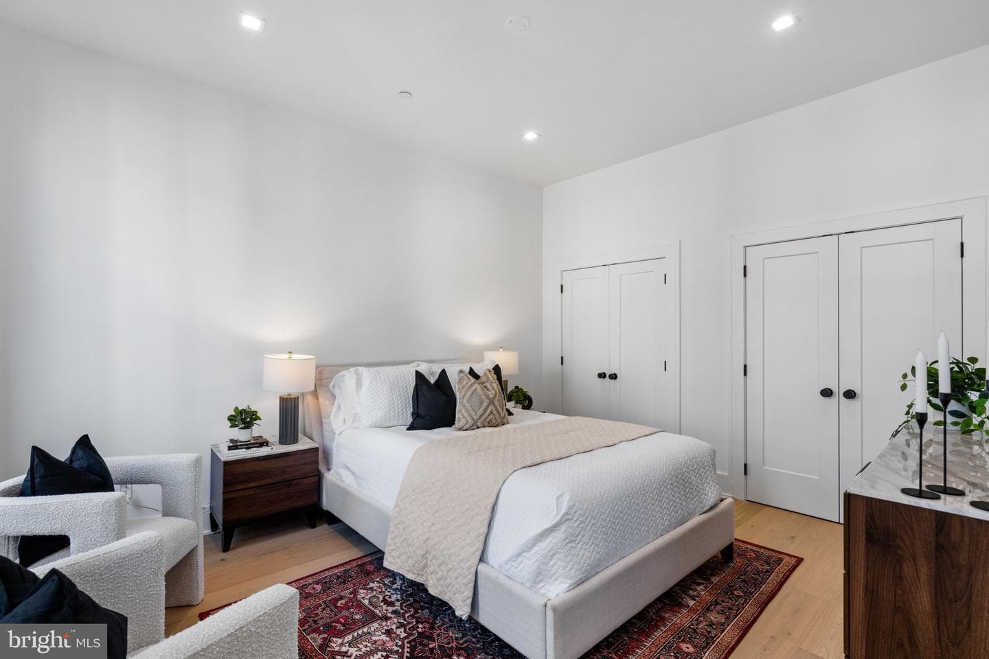 249 Philip Way photo 33