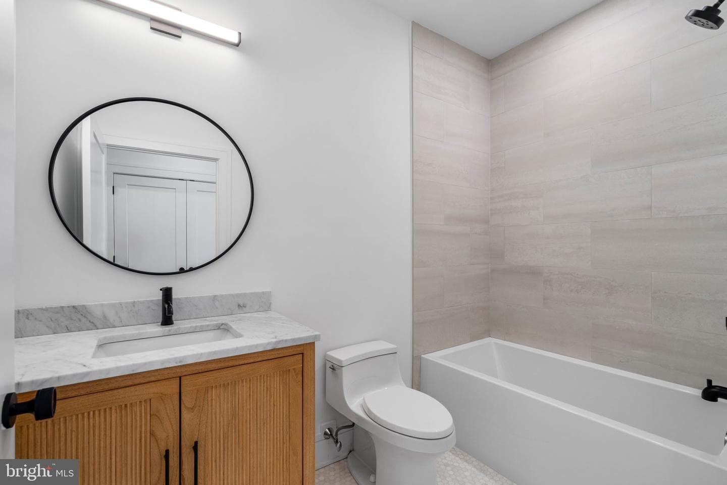 249 Philip Way photo 35