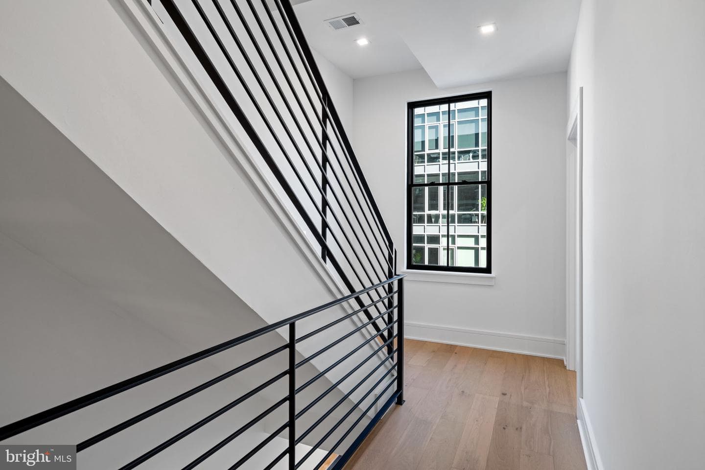 249 Philip Way photo 36
