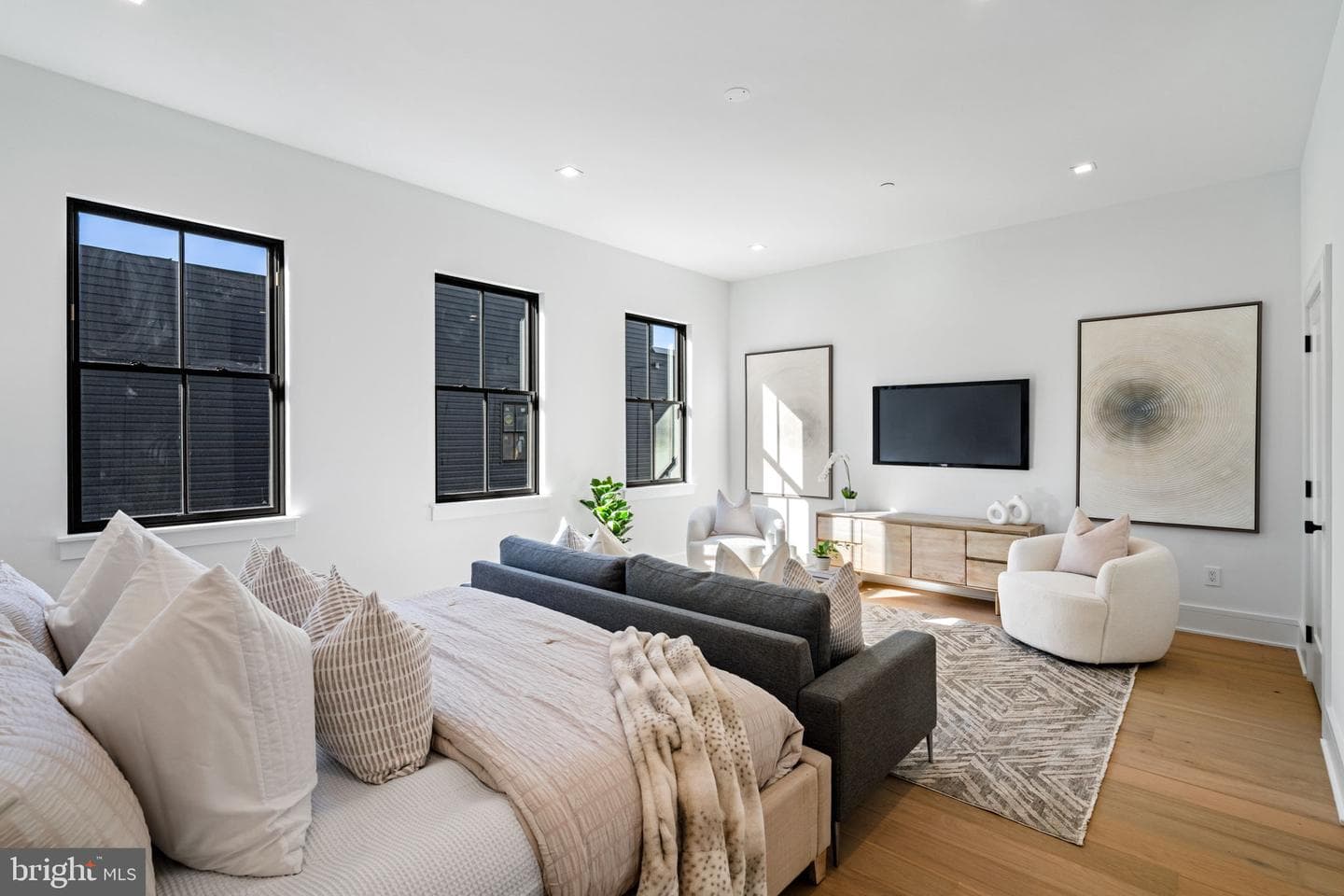 249 Philip Way photo 38