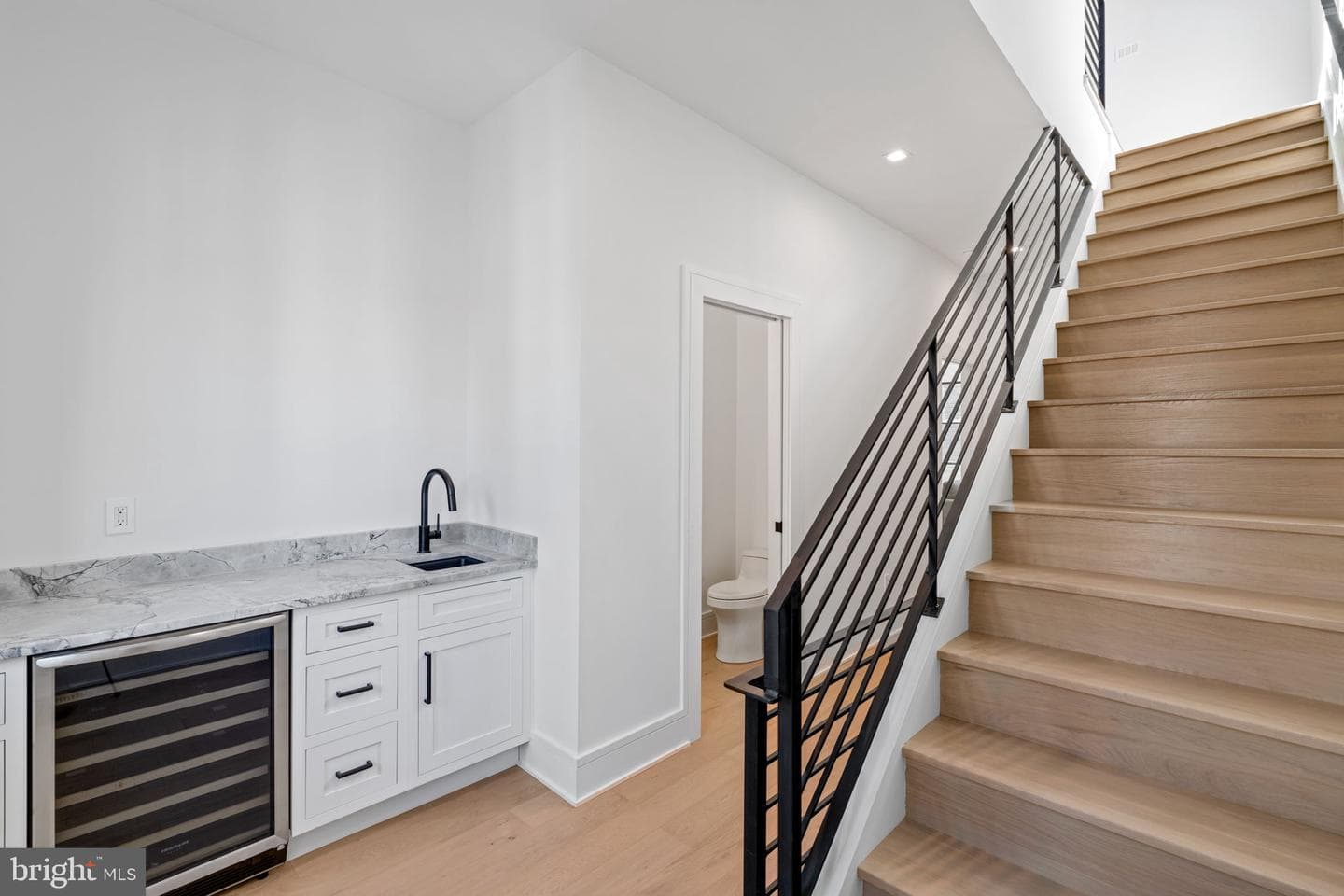 249 Philip Way photo 45