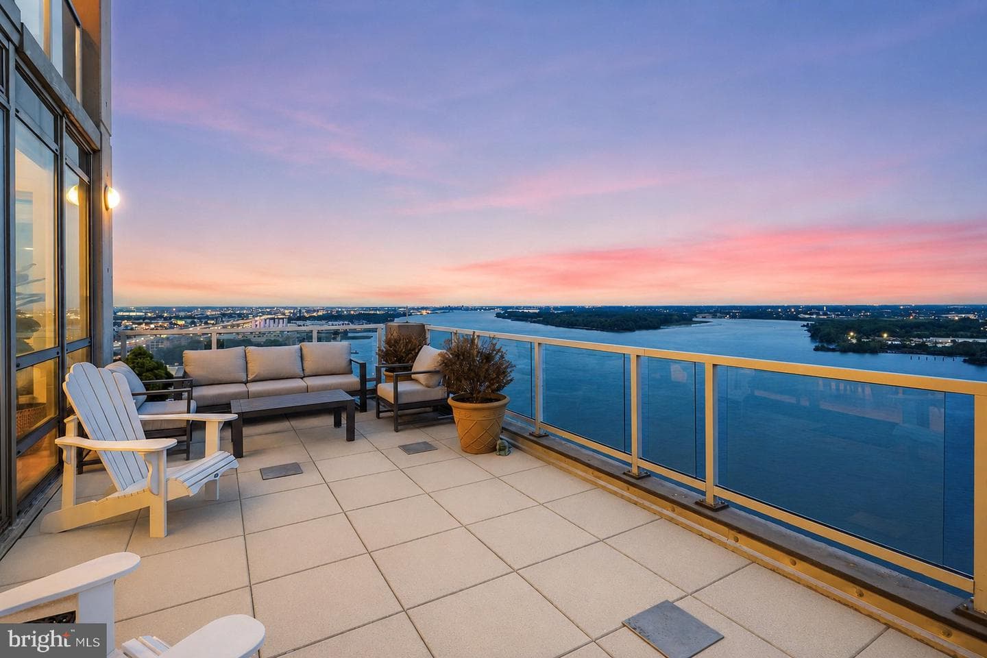 901 N Penn Street #r2301, Philadelphia