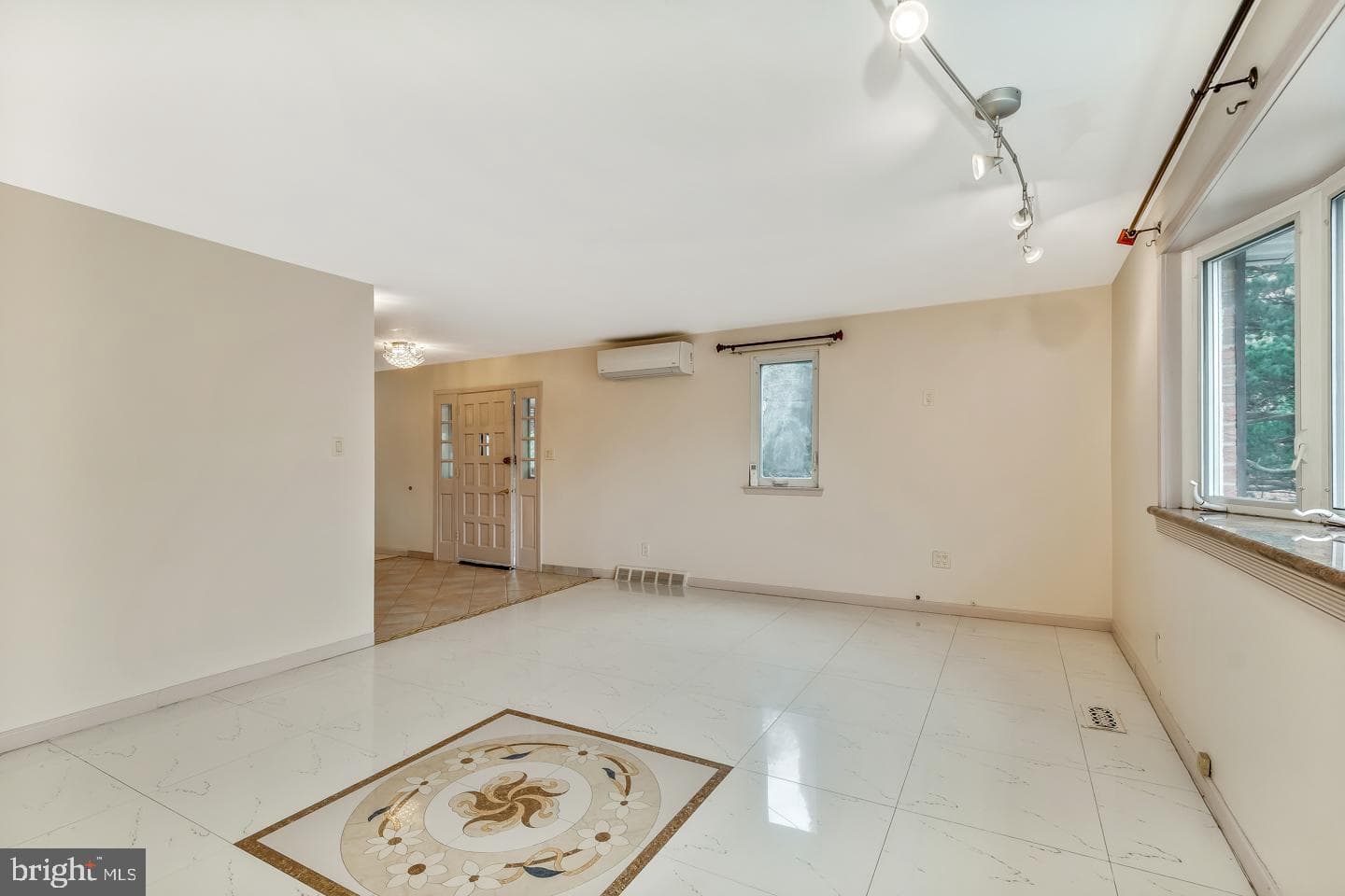 11247 Jeanes Place photo 6