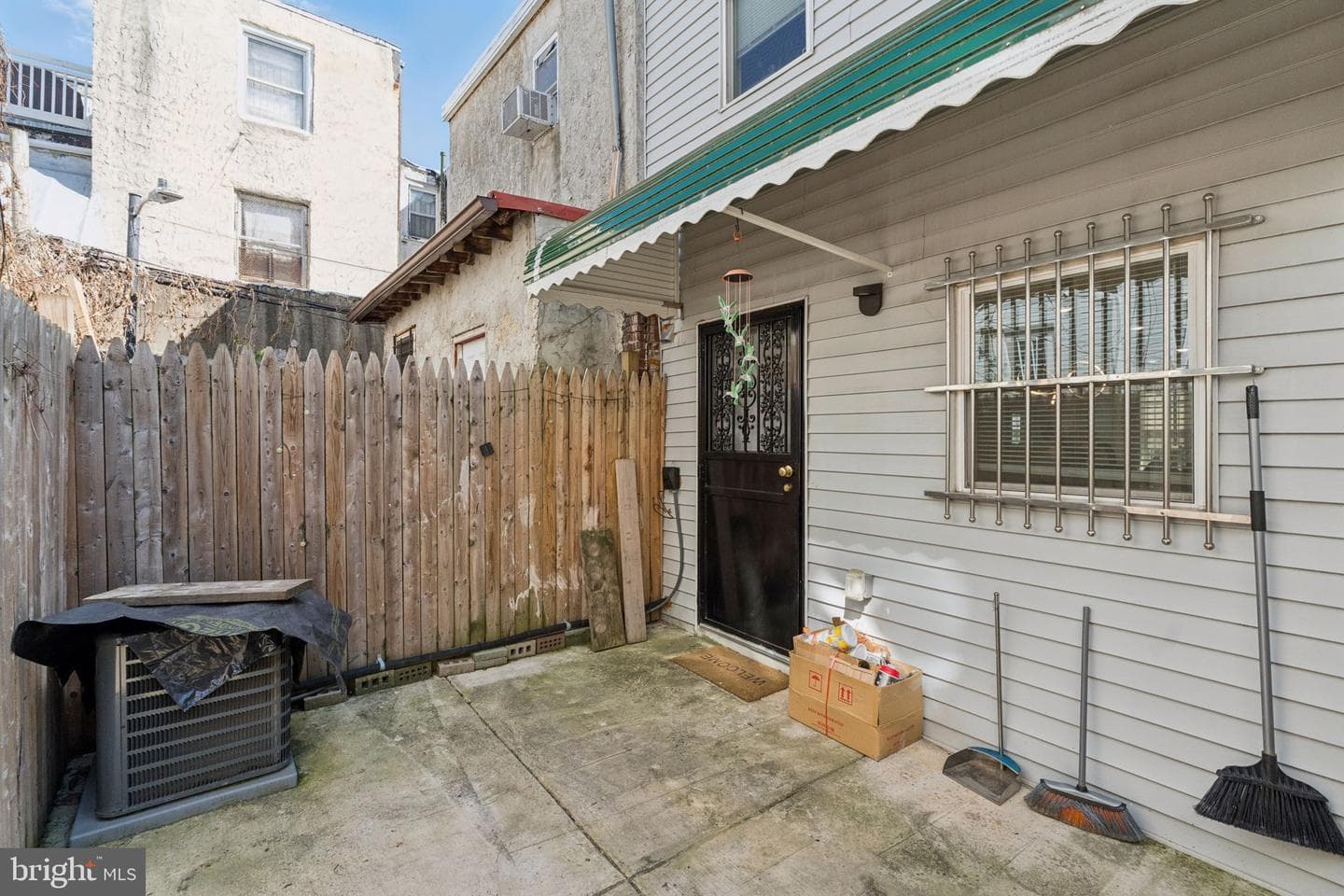 703 Winton Street photo 27