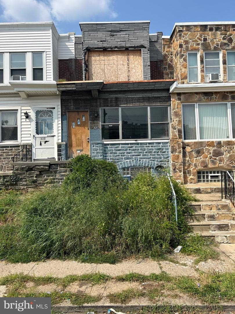 321 W Fisher Avenue