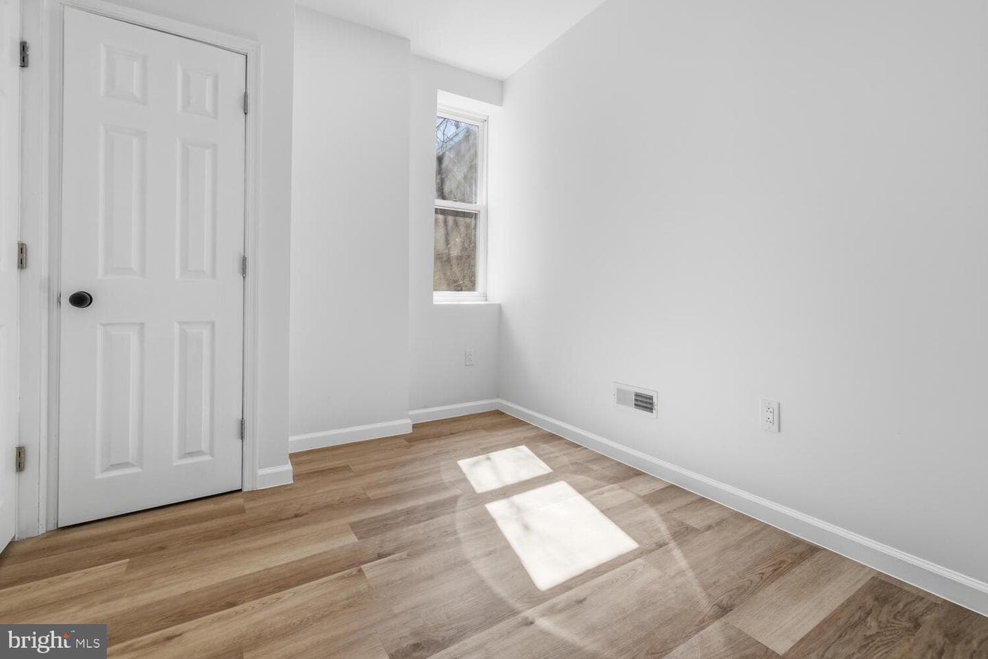 5722 Hadfield Street photo 33