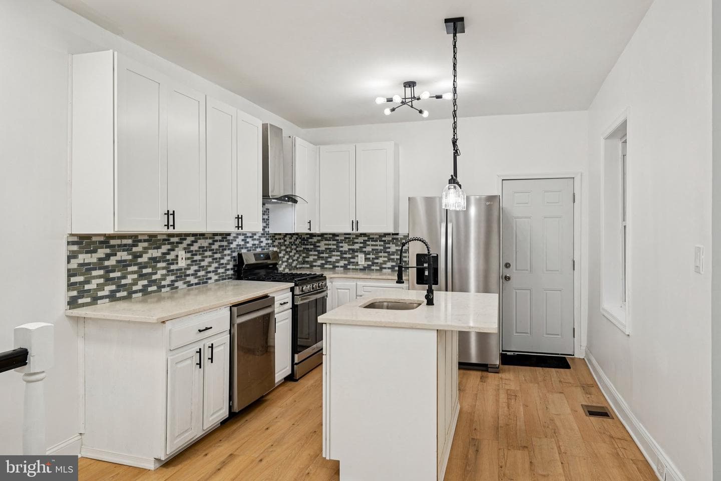 6051 Haverford Avenue photo 9