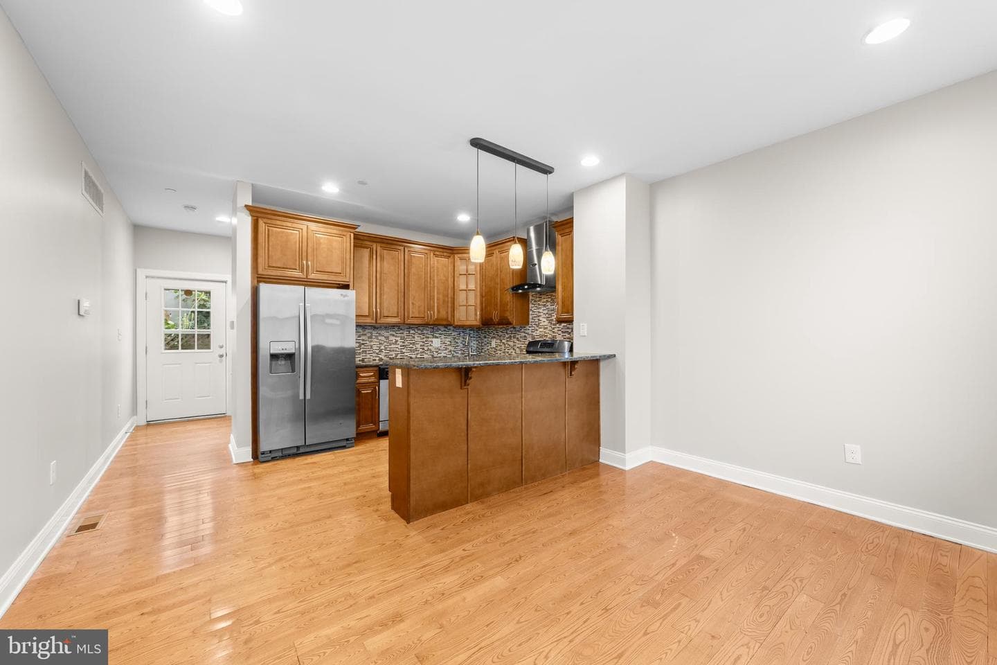 847 Cameron Street photo 11