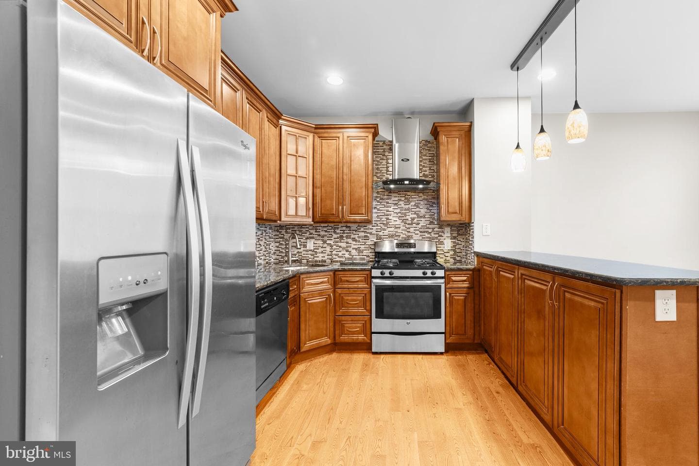 847 Cameron Street photo 7