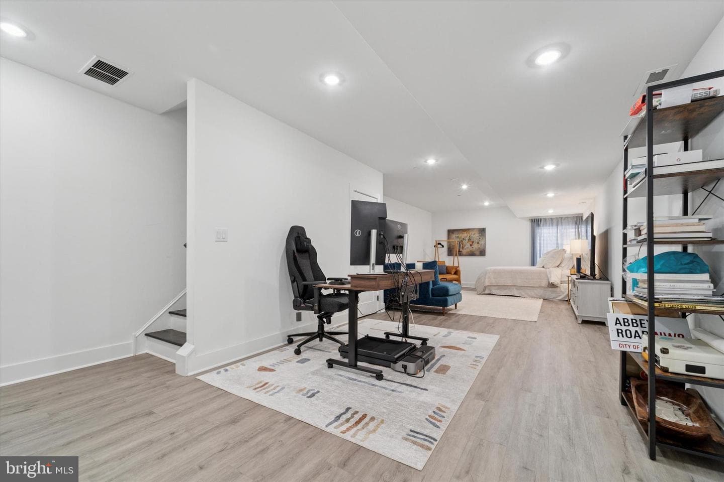 73 E Sharpnack Street photo 13