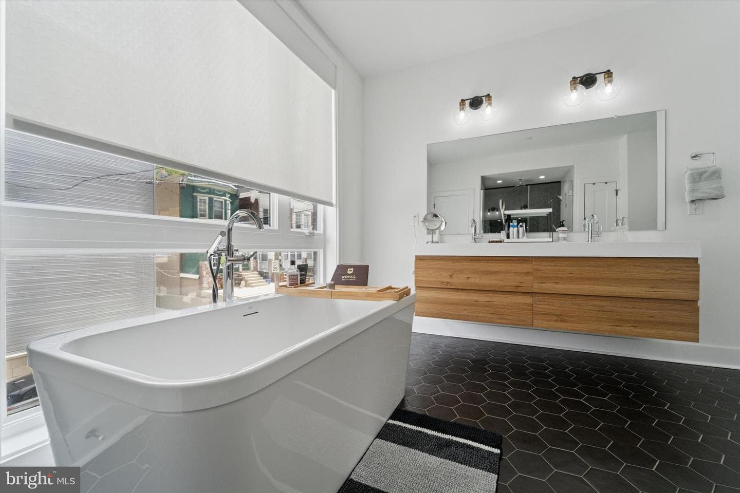 73 E Sharpnack Street photo 26