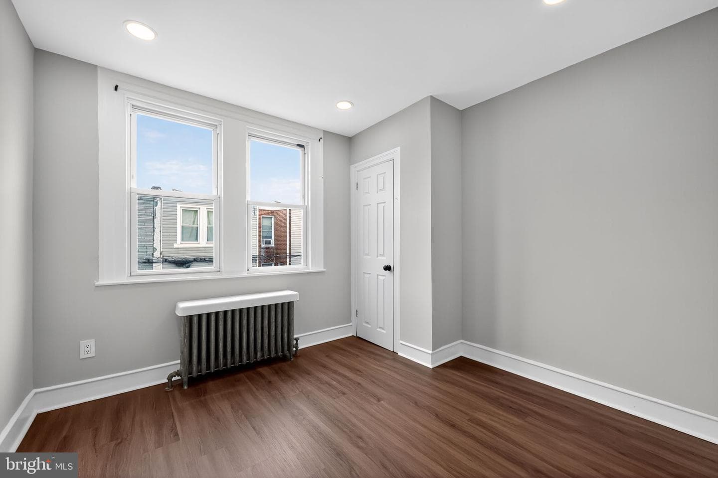 539 E Carver Street photo 18