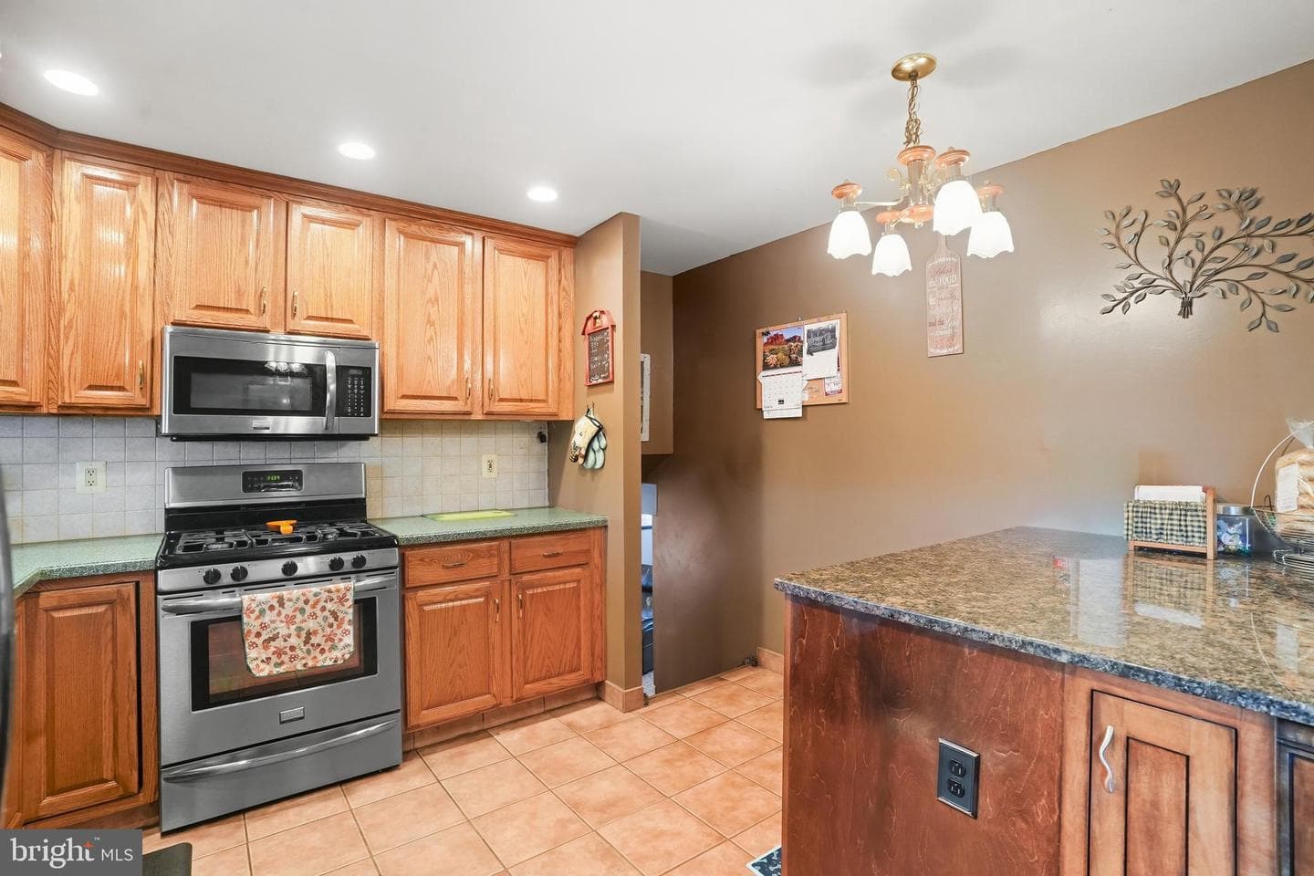 811 Selma Street photo 11