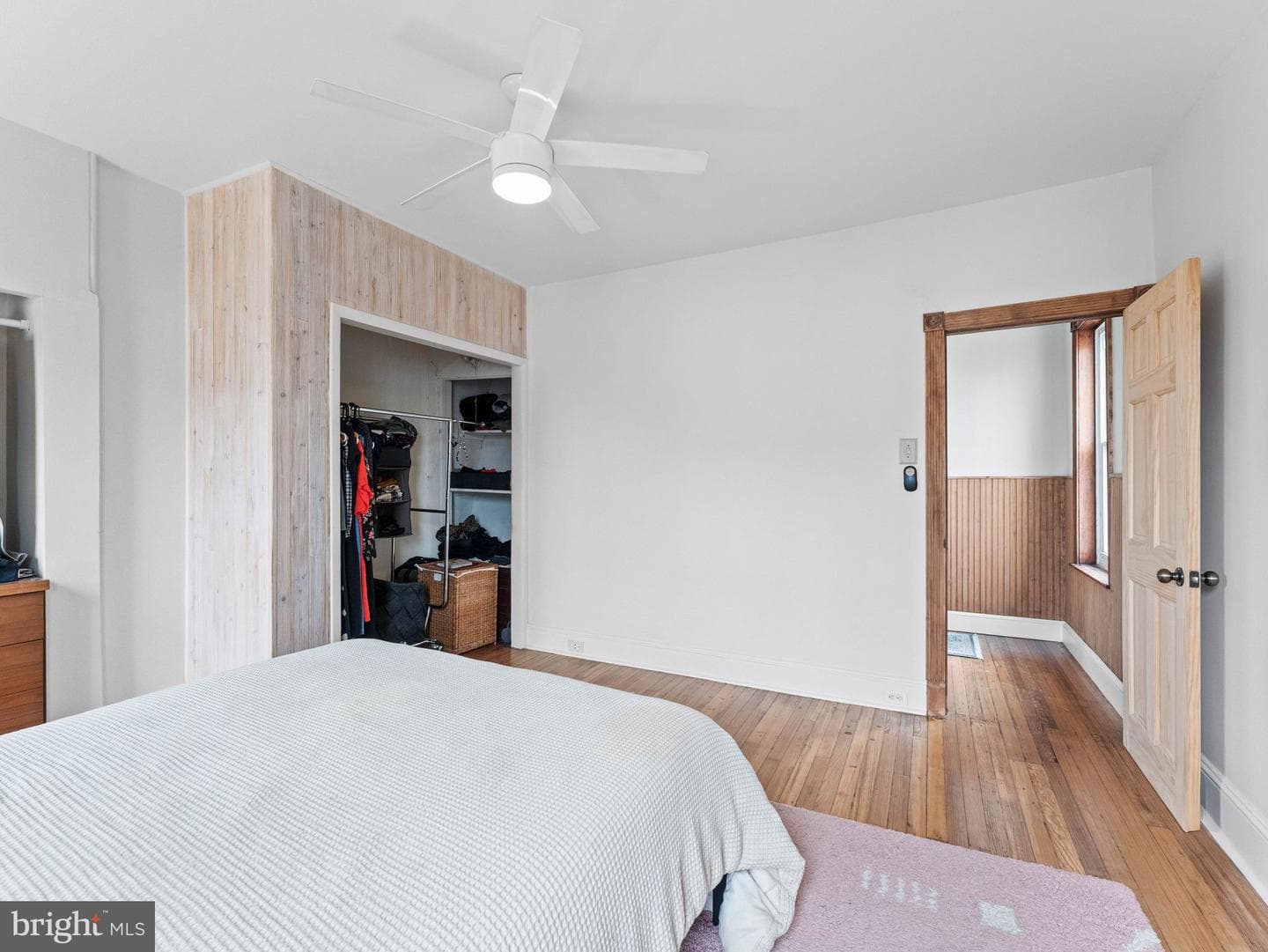 233 E Slocum Street photo 8