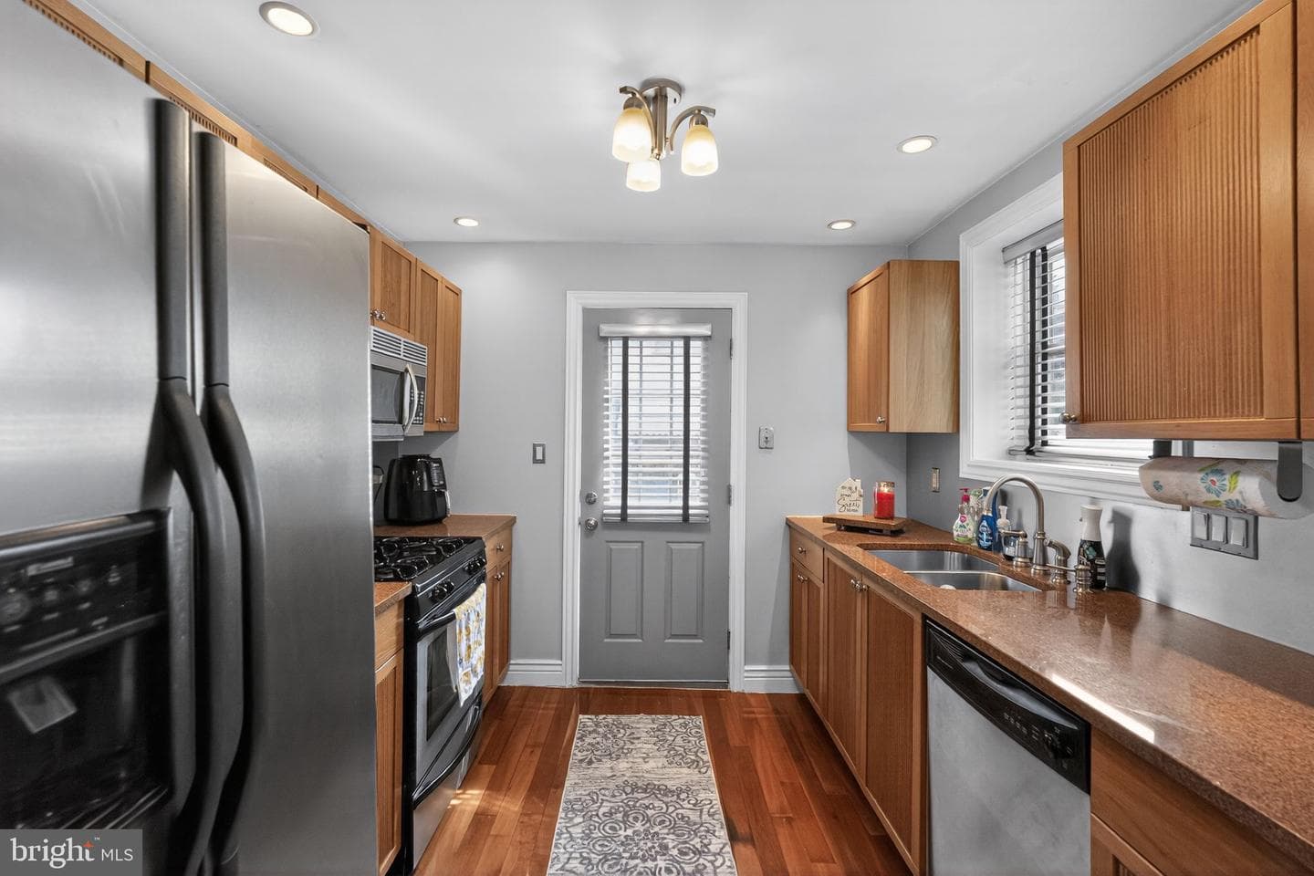2907 S Sydenham Street photo 5