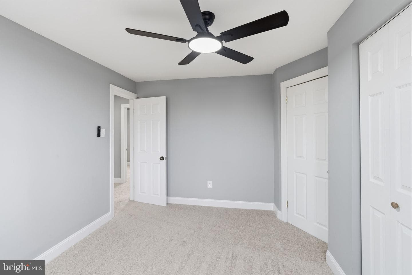 836 E Stafford photo 27