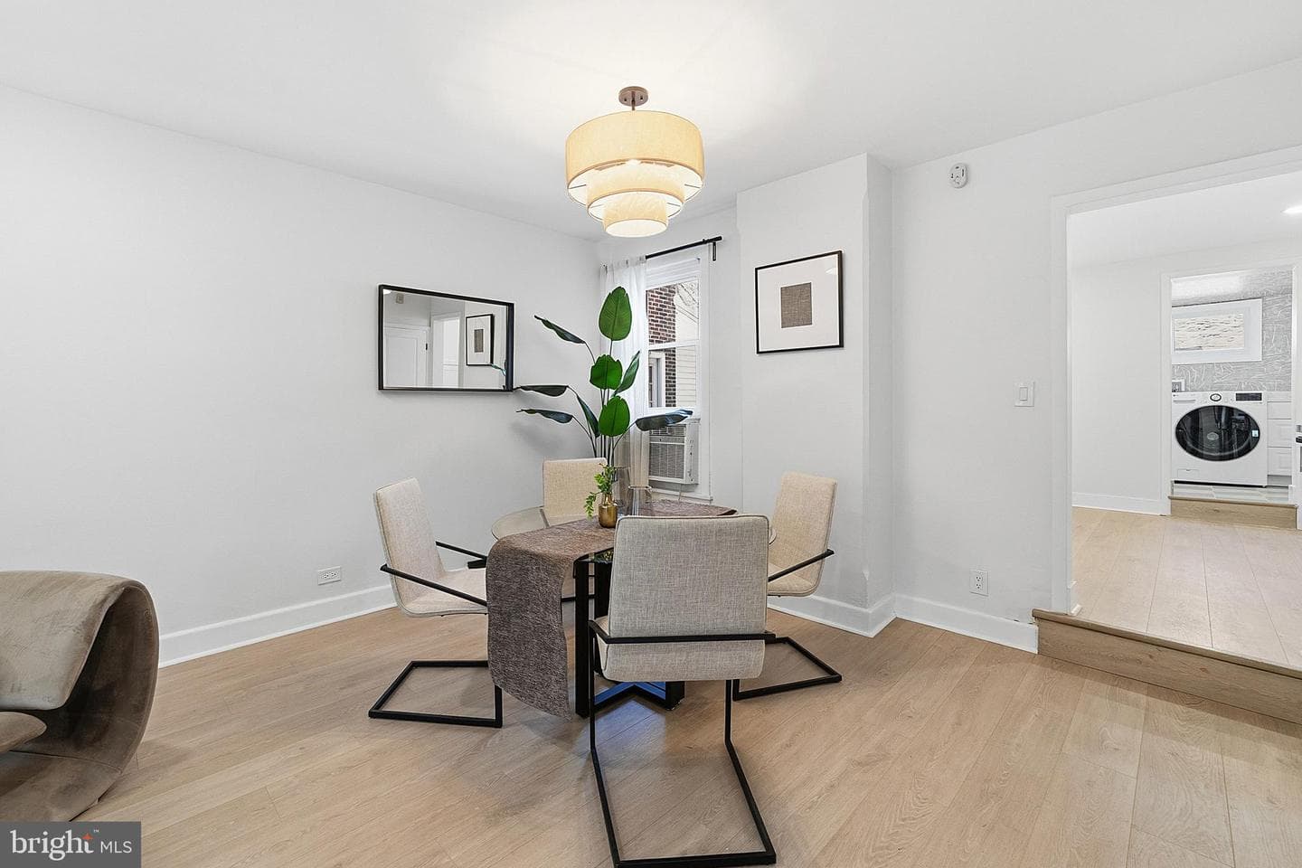 3411 Ainslie Street photo 12