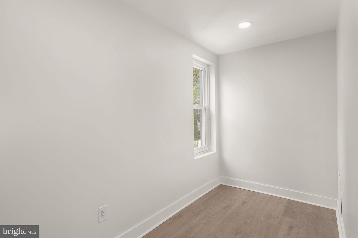 3411 Ainslie Street photo 29