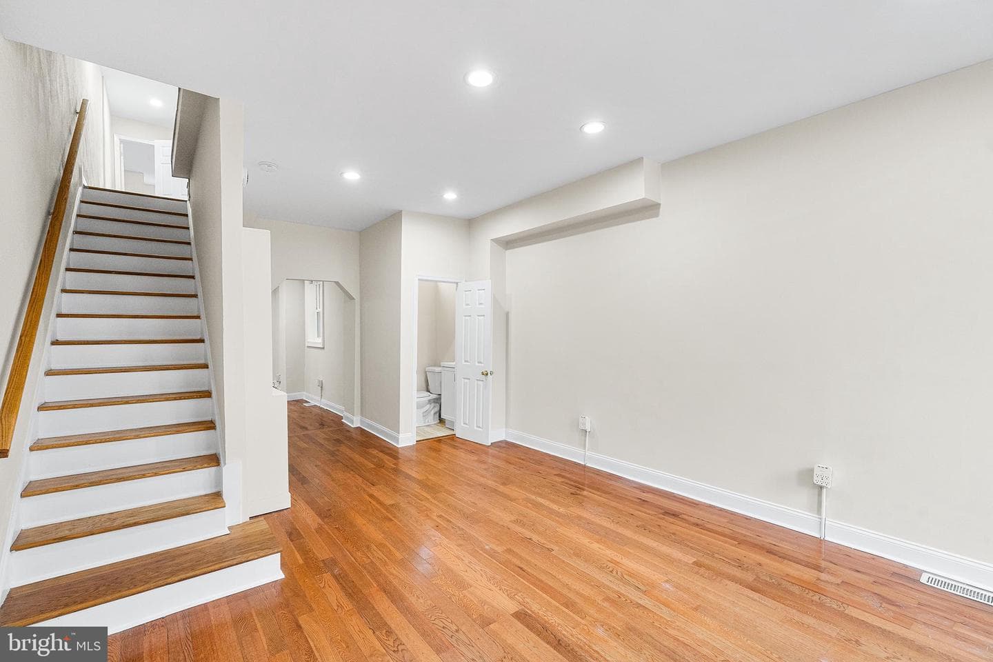 1538 Tasker Street photo 4