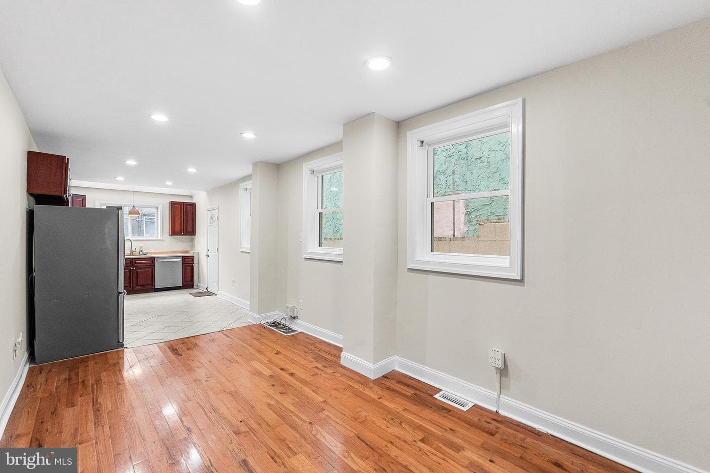 1538 Tasker Street photo 7